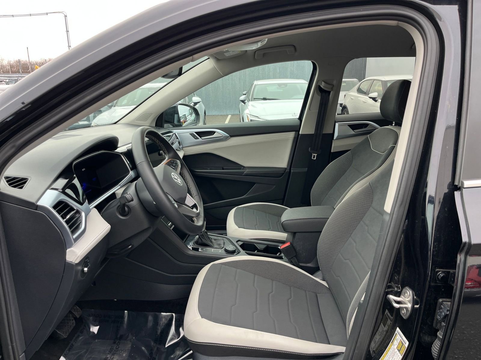 Thumbnail: 2025 Volkswagen Taos - 27