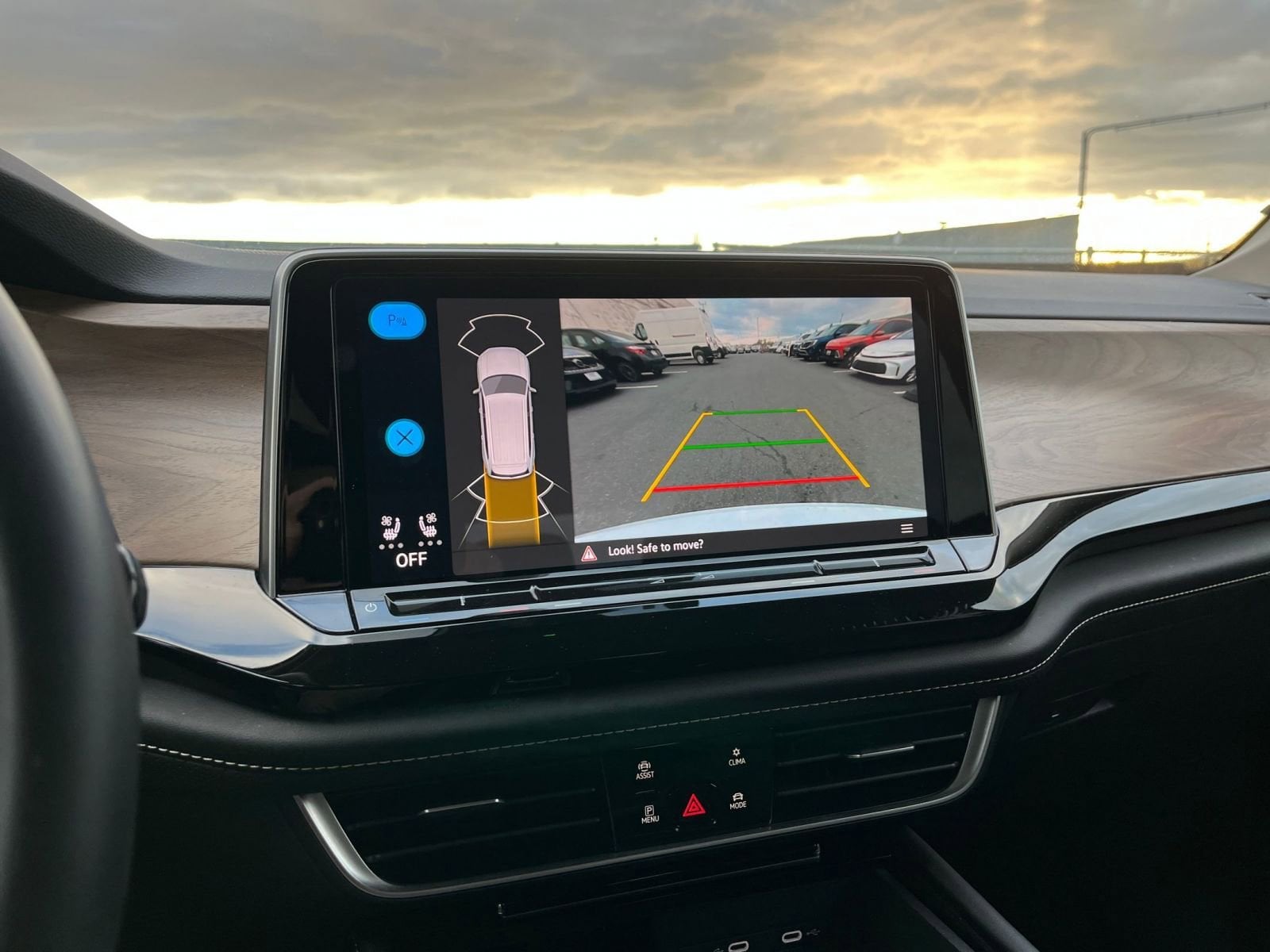 Thumbnail: 2025 Volkswagen Atlas - 17