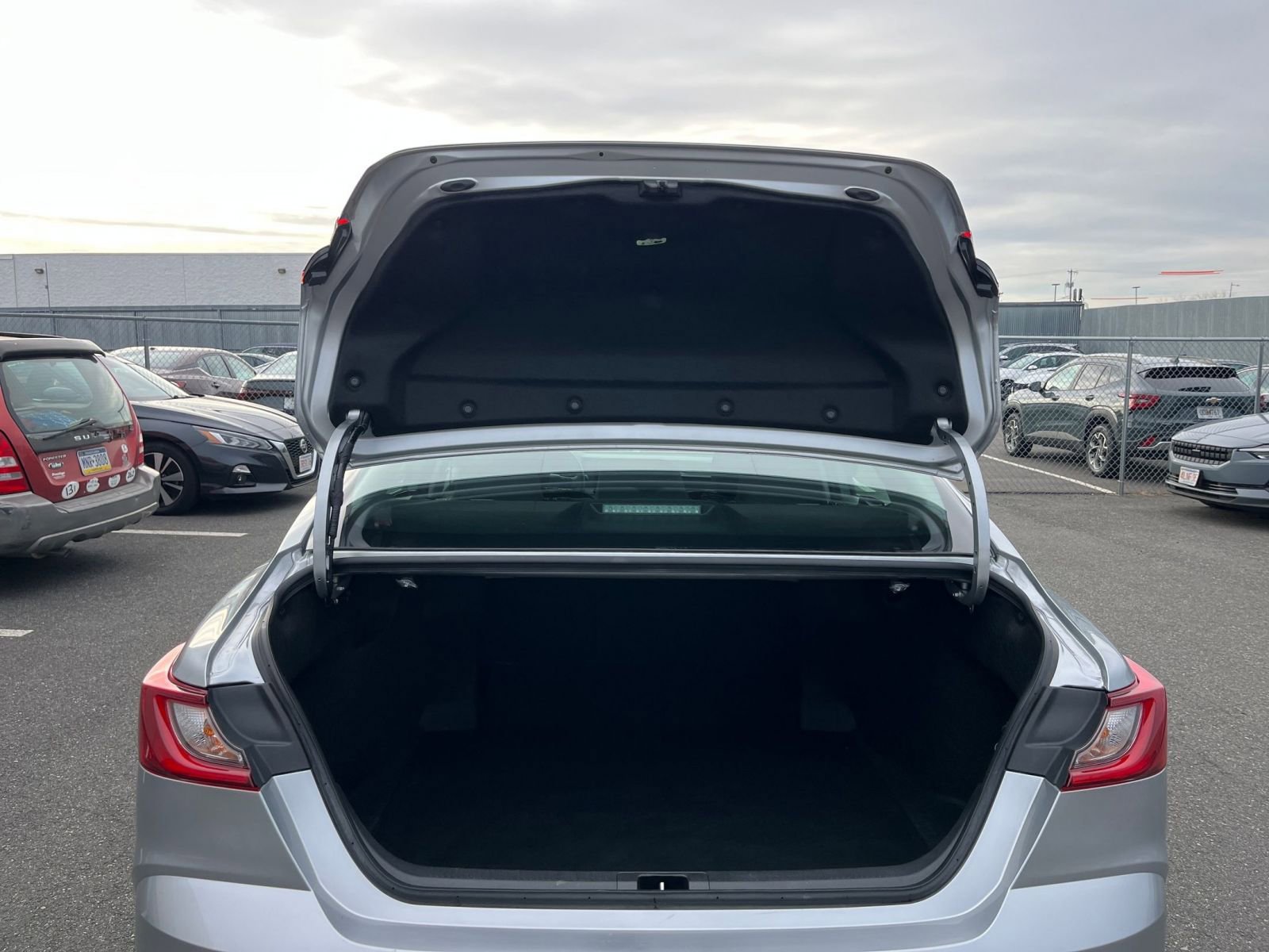 Thumbnail: 2025 Toyota Camry - 30