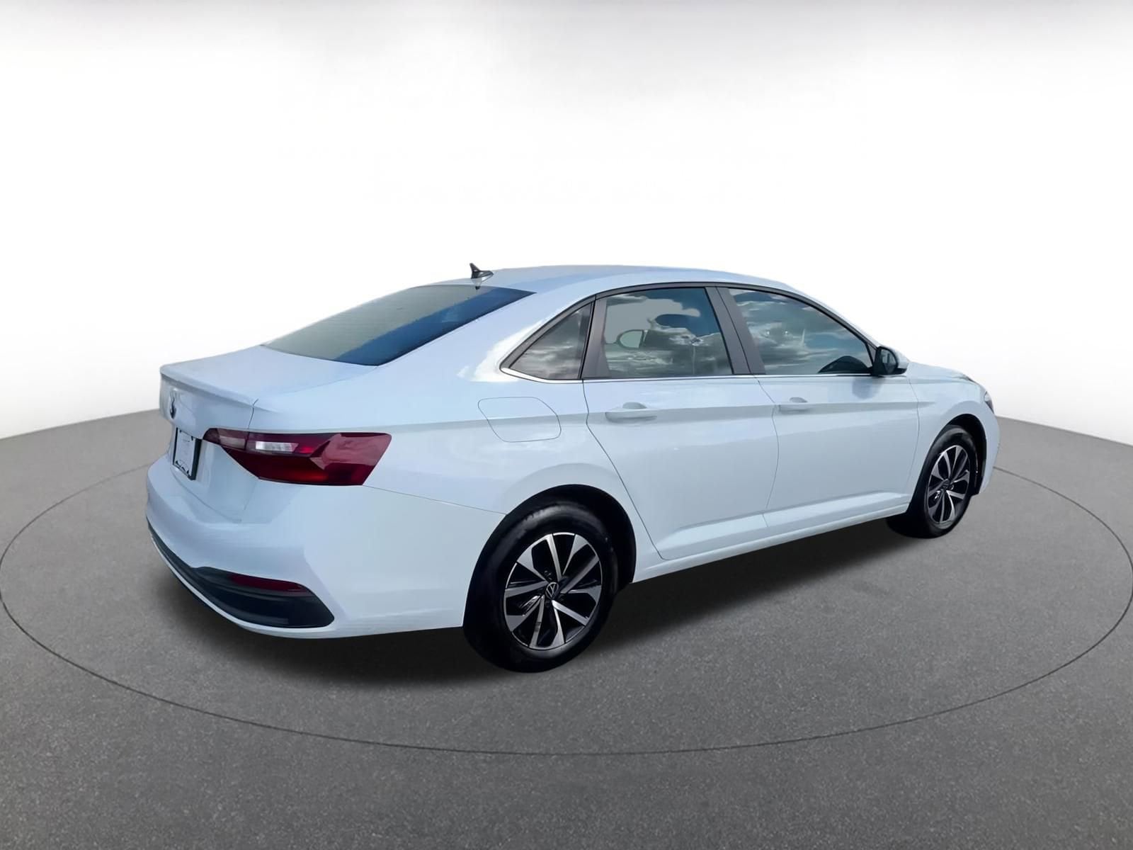 Thumbnail: 2024 Volkswagen Jetta - 15