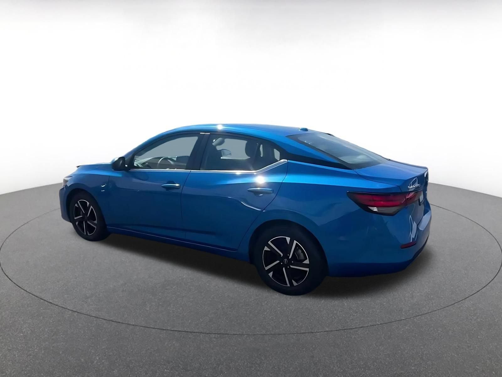 Thumbnail: 2025 Nissan Sentra - 9