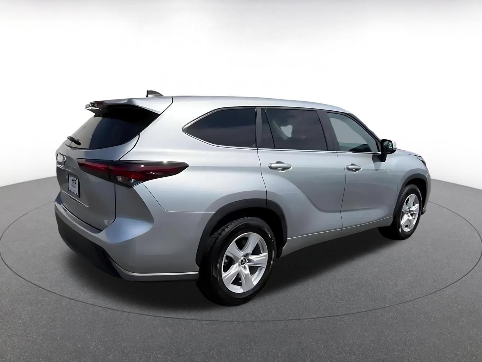 Thumbnail: 2025 Toyota Highlander - 12