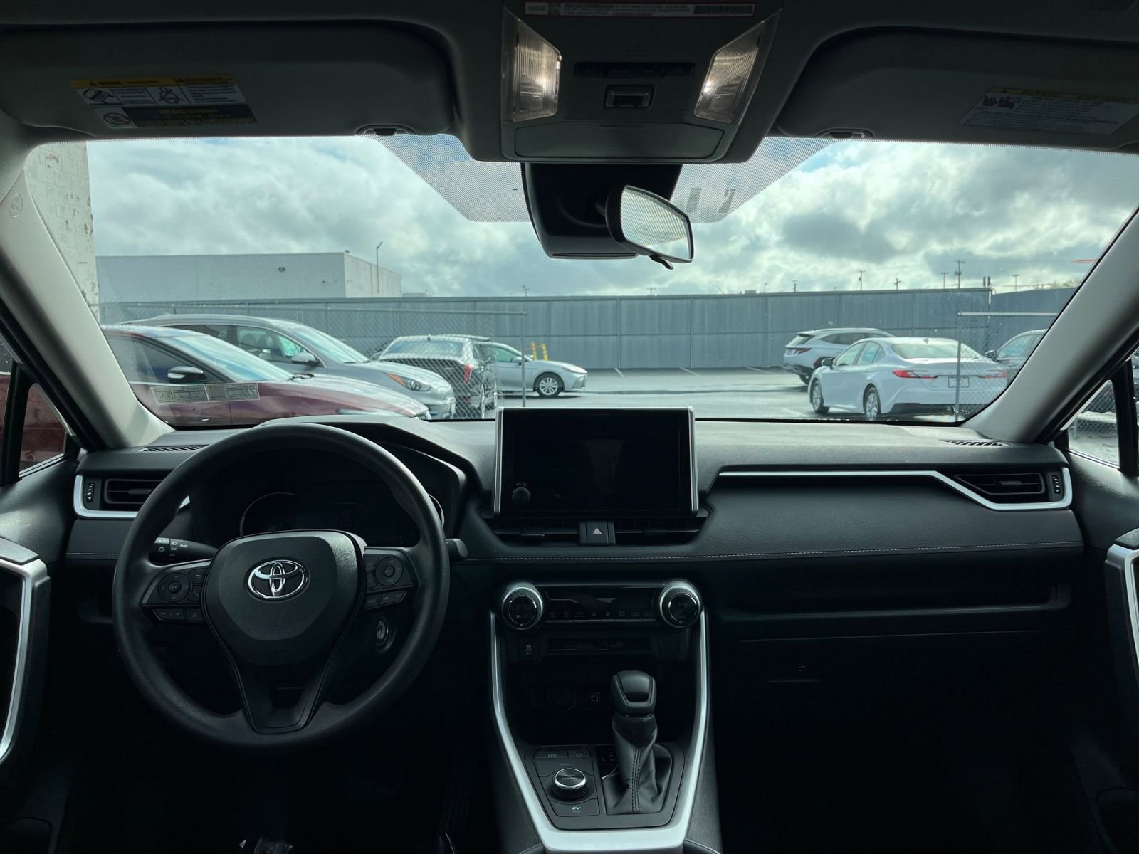 Thumbnail: 2025 Toyota RAV4 - 32