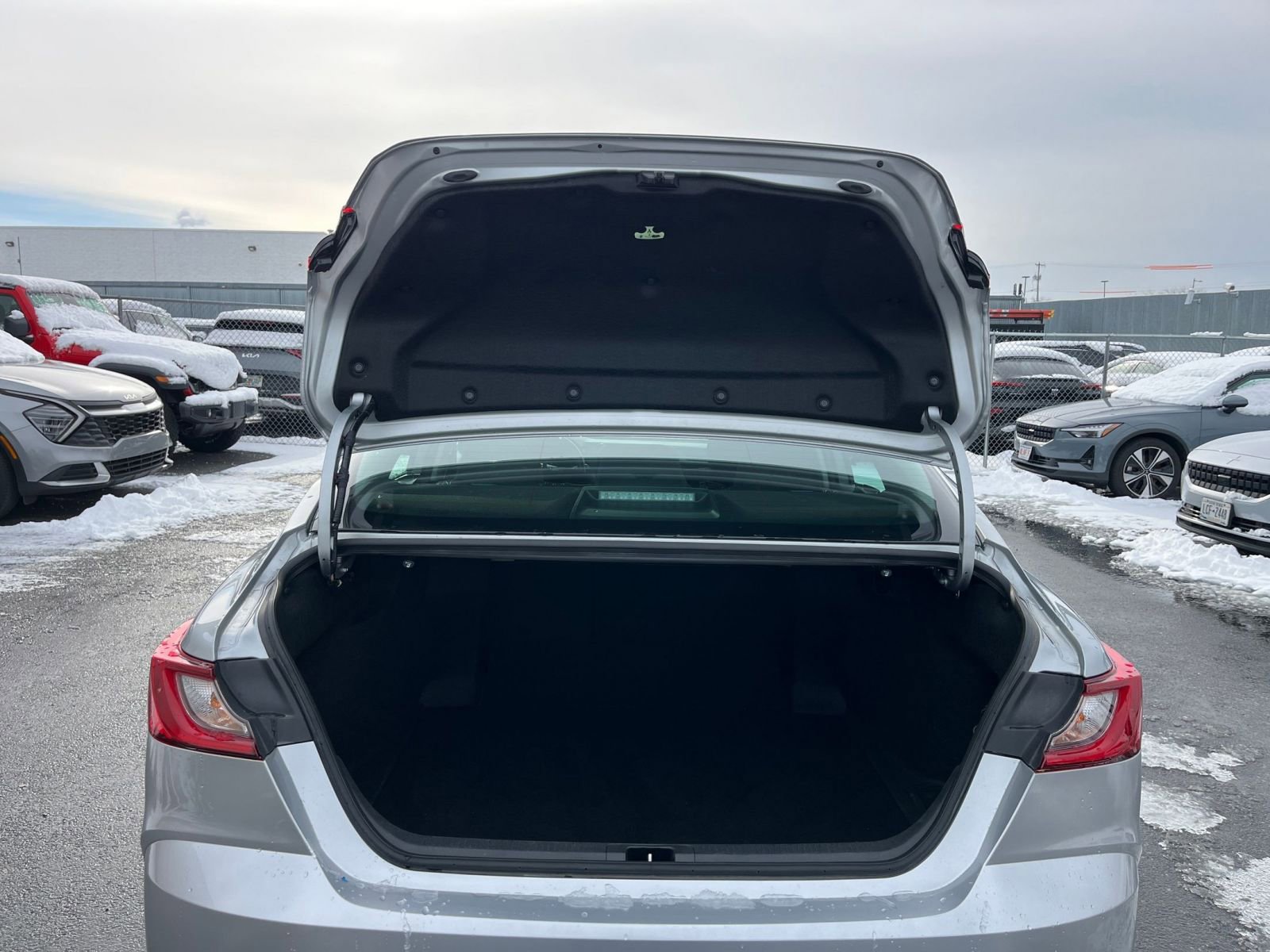 Thumbnail: 2025 Toyota Camry - 30