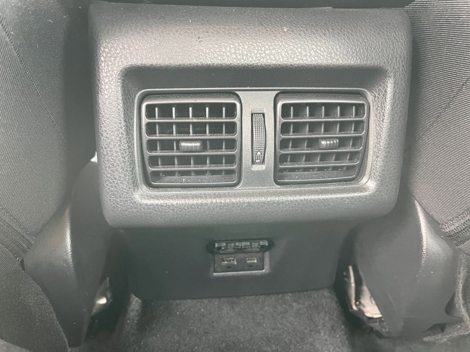 Thumbnail: 2025 Toyota Camry - 25