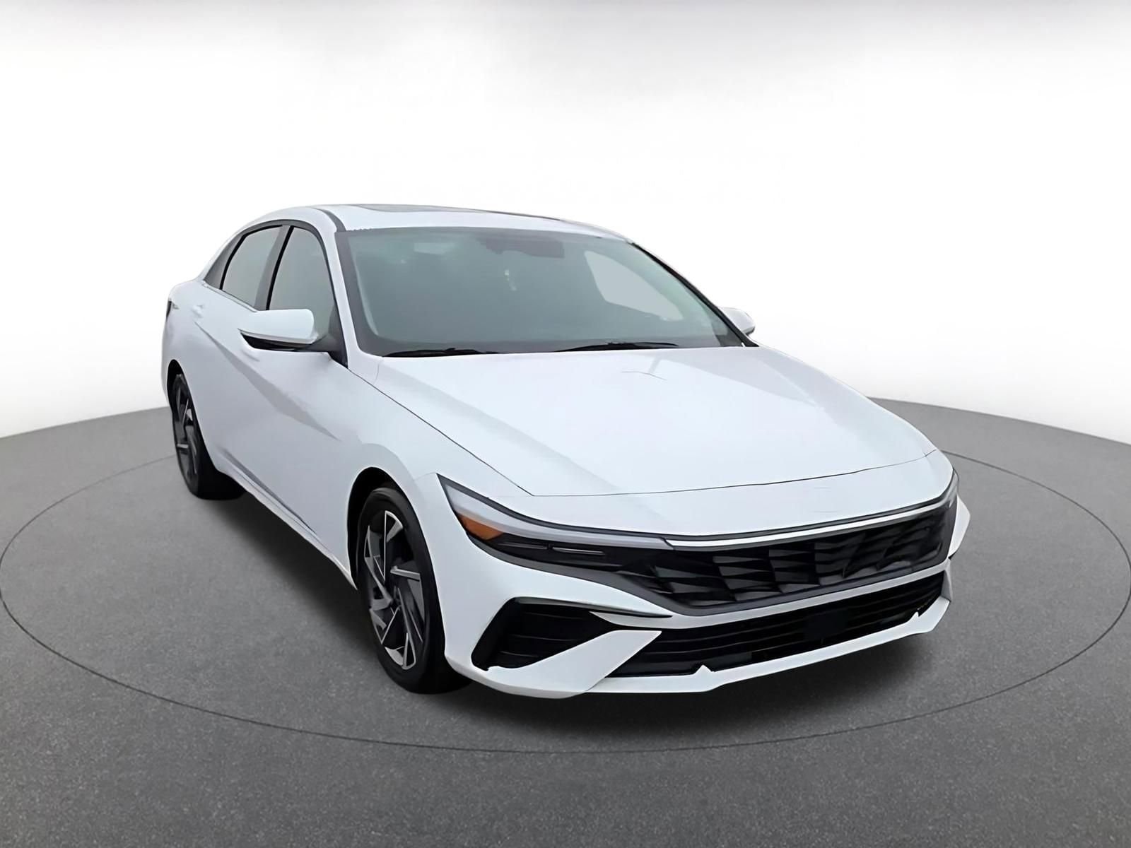 Thumbnail: 2025 Hyundai Elantra - 3