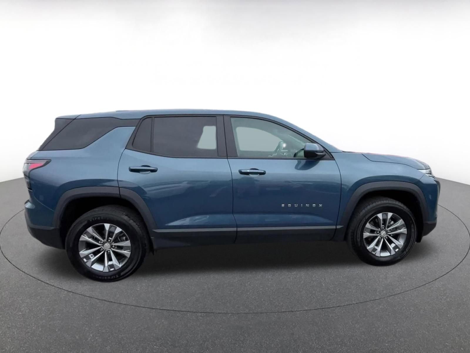 Thumbnail: 2025 Chevrolet Equinox - 16