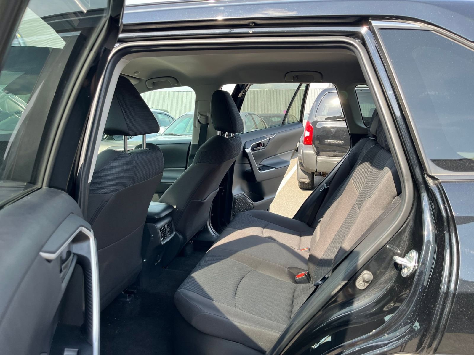 Thumbnail: 2025 Toyota RAV4 - 25