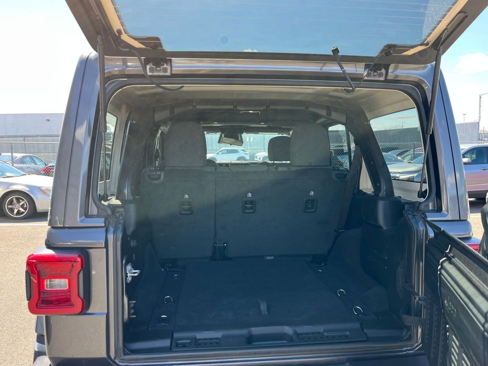 Thumbnail: 2025 Jeep Wrangler - 31