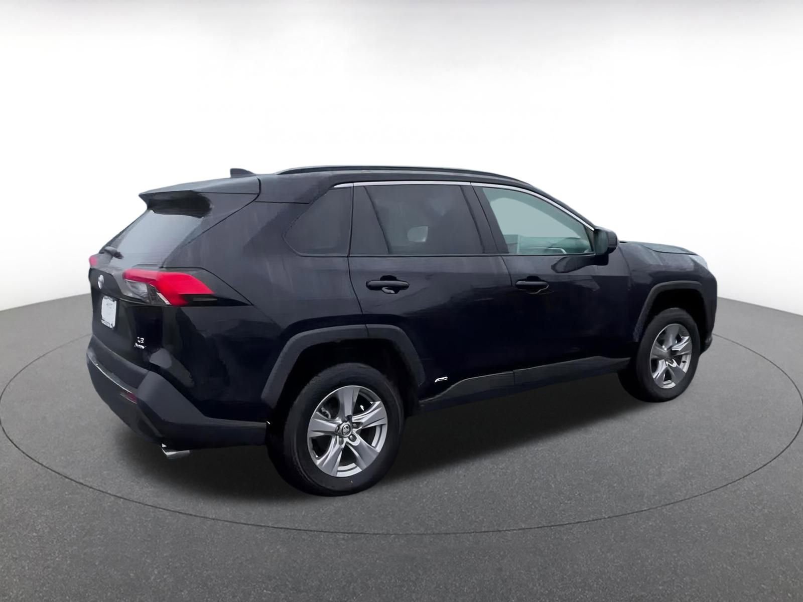 Thumbnail: 2025 Toyota RAV4 - 15