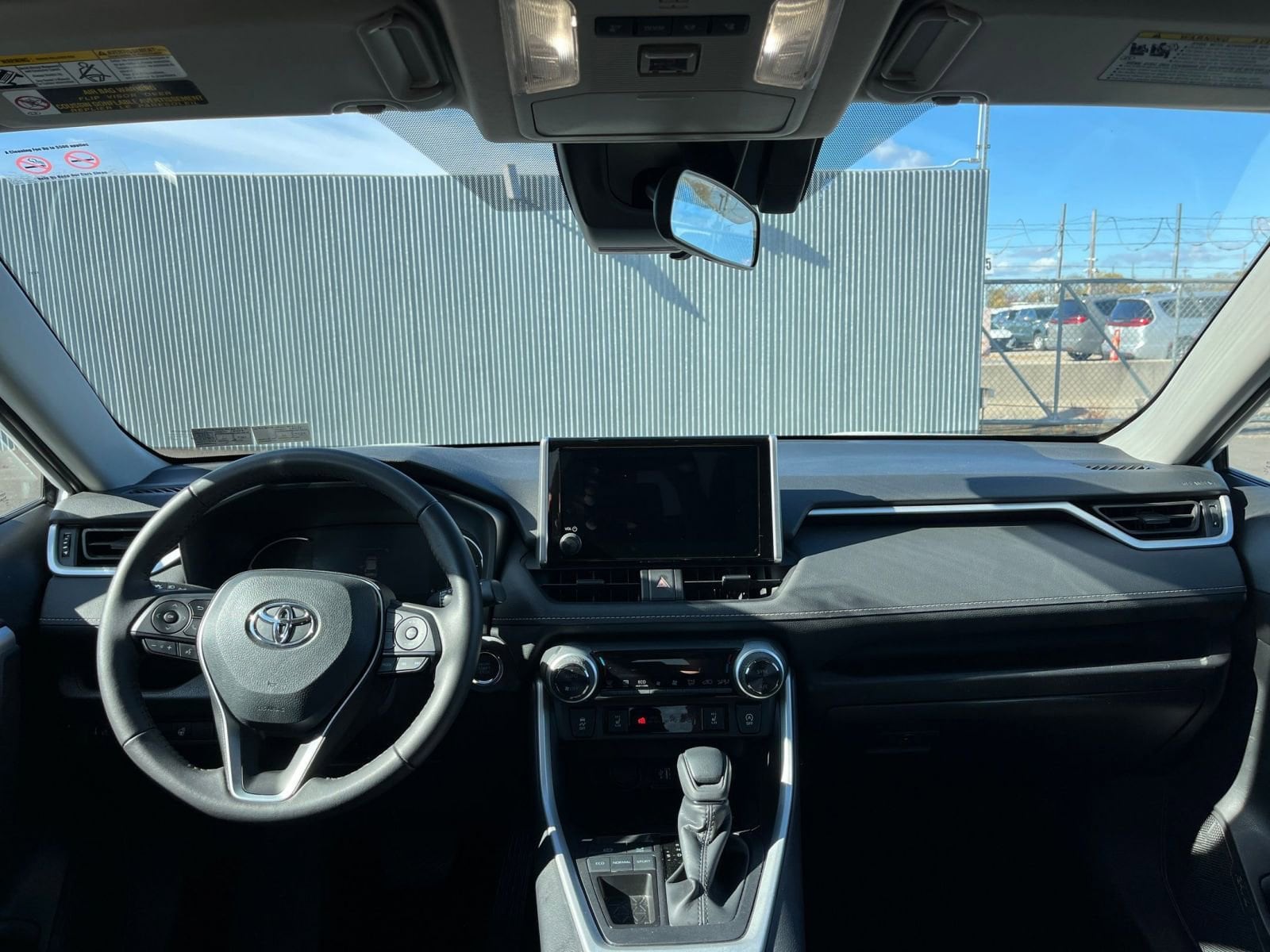 Thumbnail: 2025 Toyota RAV4 - 33