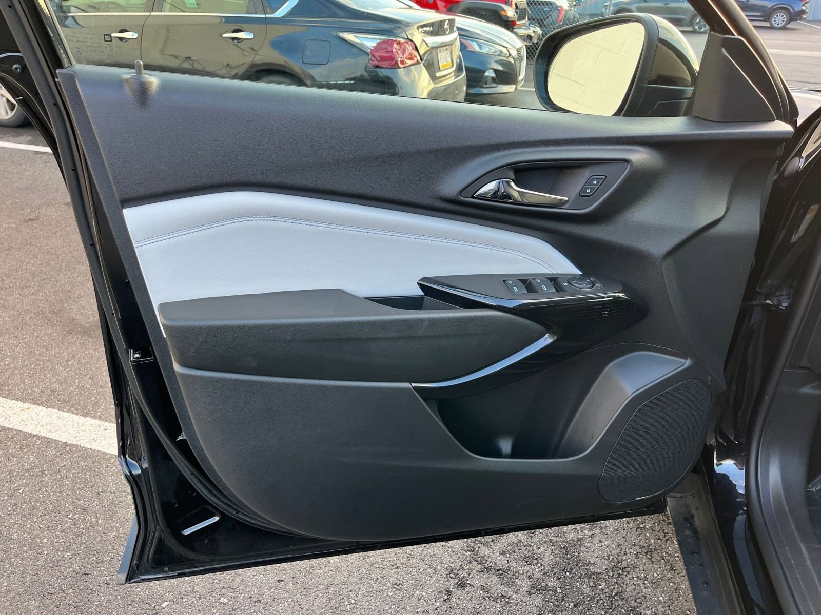 Thumbnail: 2025 Chevrolet Trax - 20