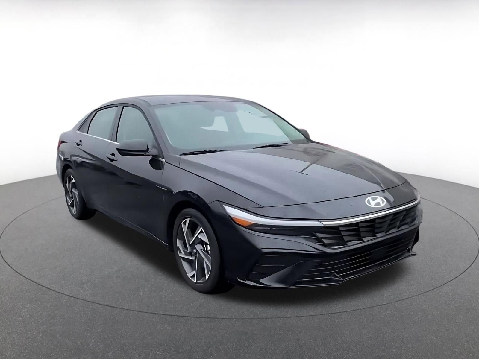 Thumbnail: 2025 Hyundai Elantra - 3