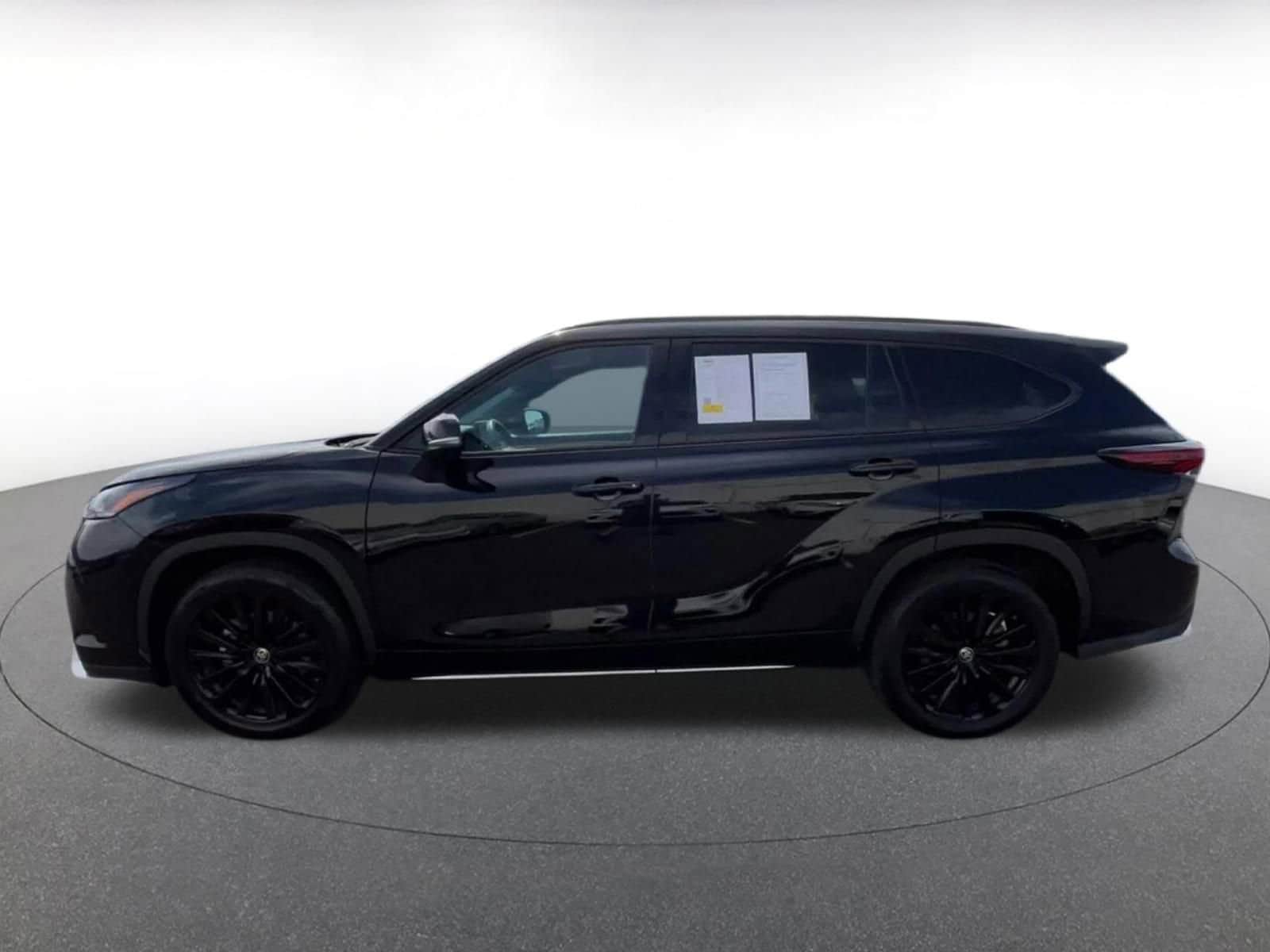 Thumbnail: 2025 Toyota Highlander - 8
