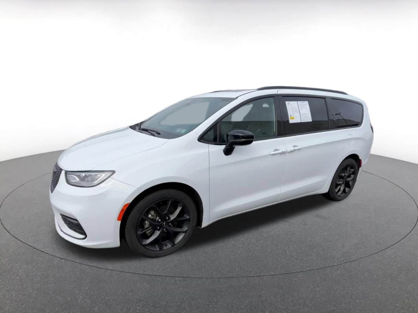 Thumbnail: 2025 Chrysler Pacifica - 7