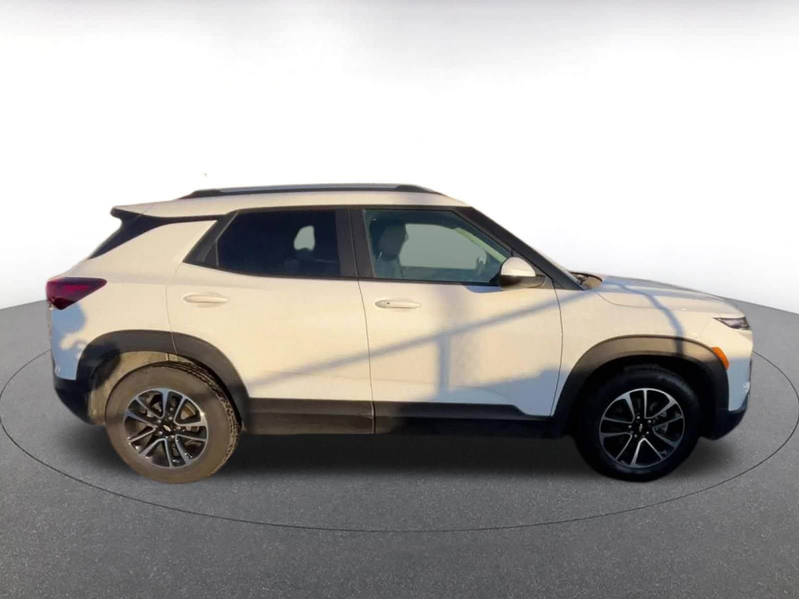 Thumbnail: 2025 Chevrolet TrailBlazer - 16