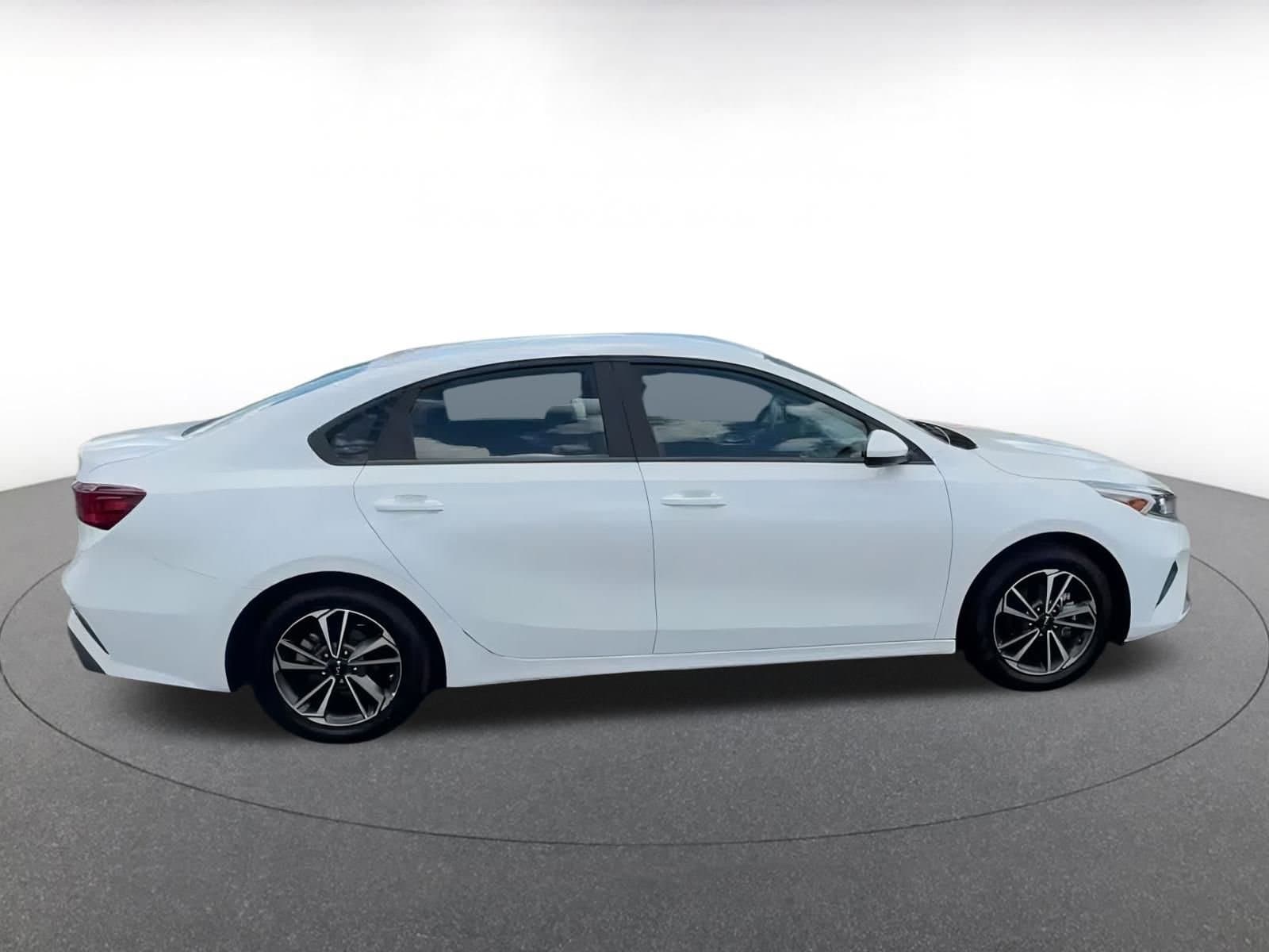 Thumbnail: 2024 Kia Forte - 15