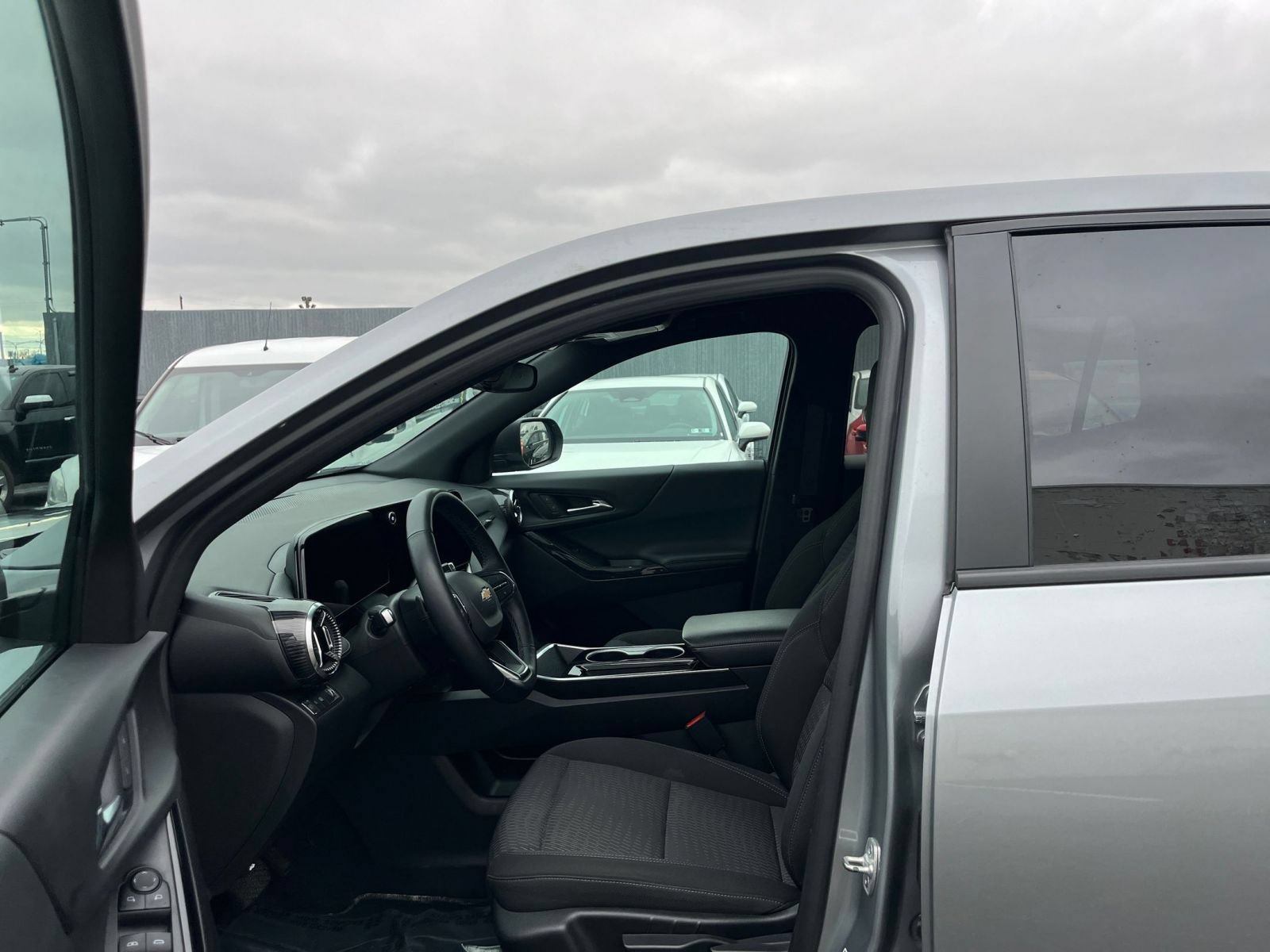 2025 Chevrolet Equinox LT - Photo 22