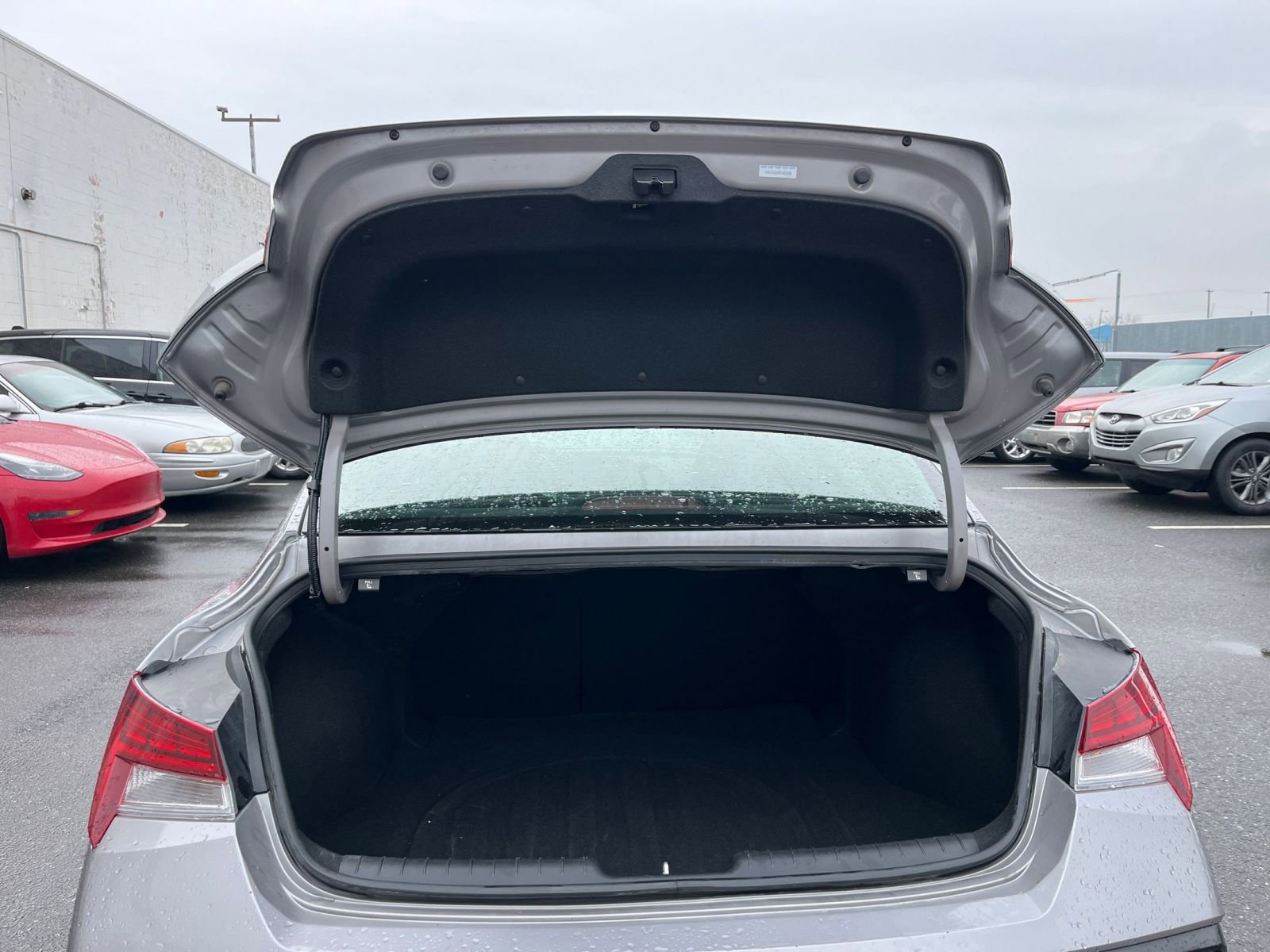 Thumbnail: 2025 Hyundai Elantra - 32