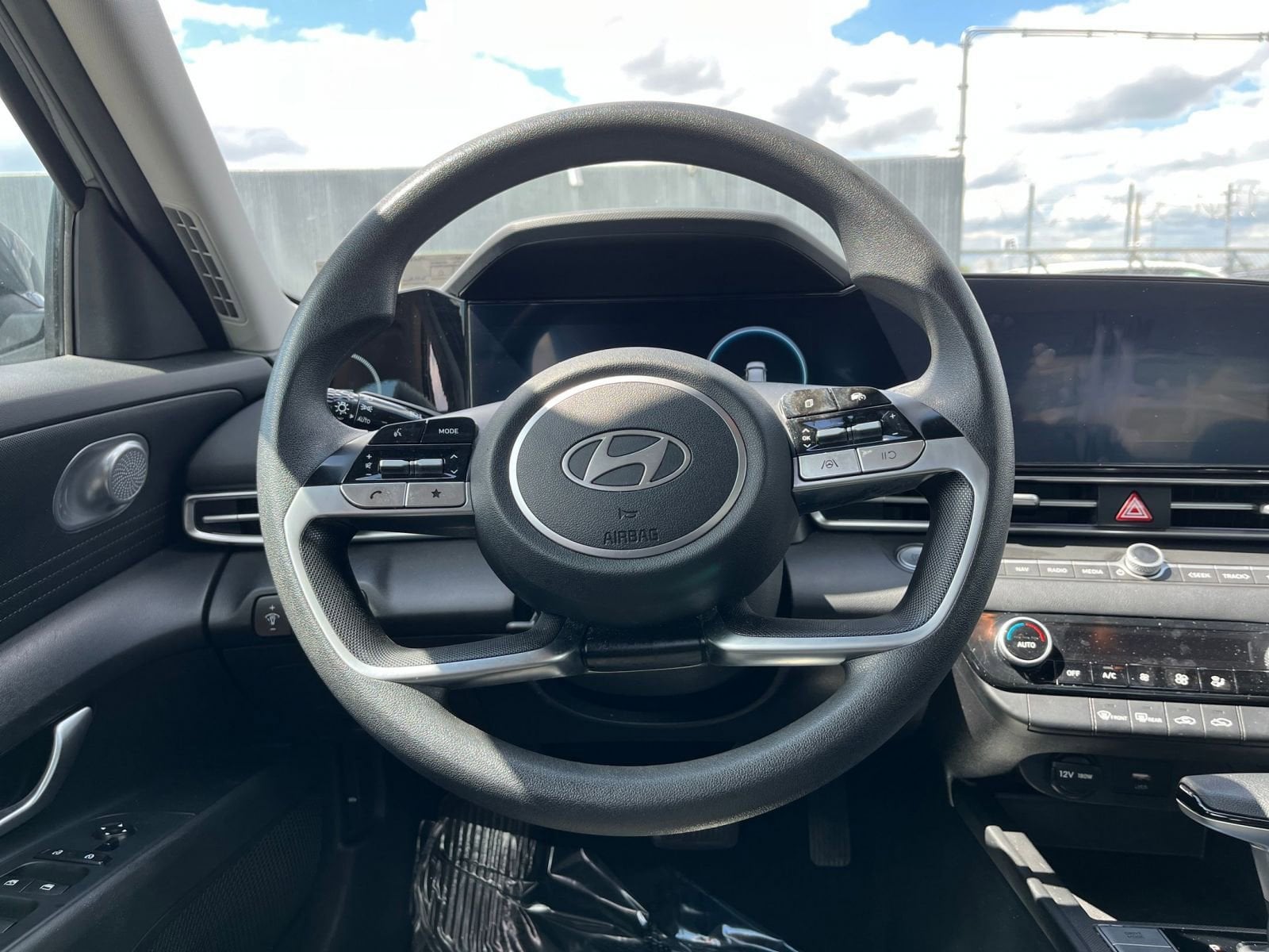 Thumbnail: 2024 Hyundai Elantra - 27