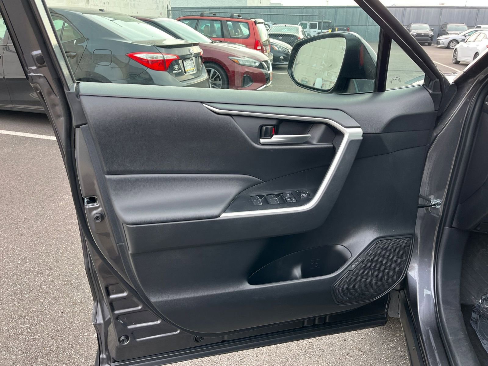 Thumbnail: 2025 Toyota RAV4 - 20