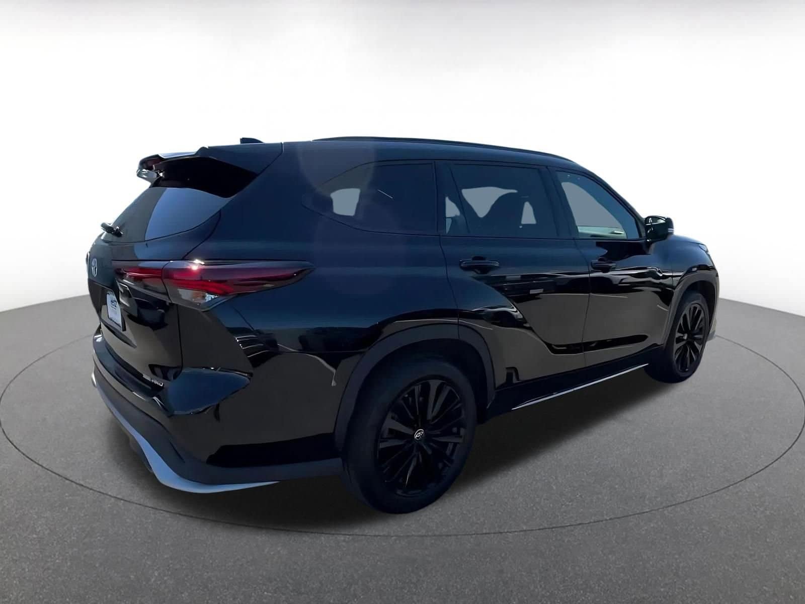 Thumbnail: 2025 Toyota Highlander - 13