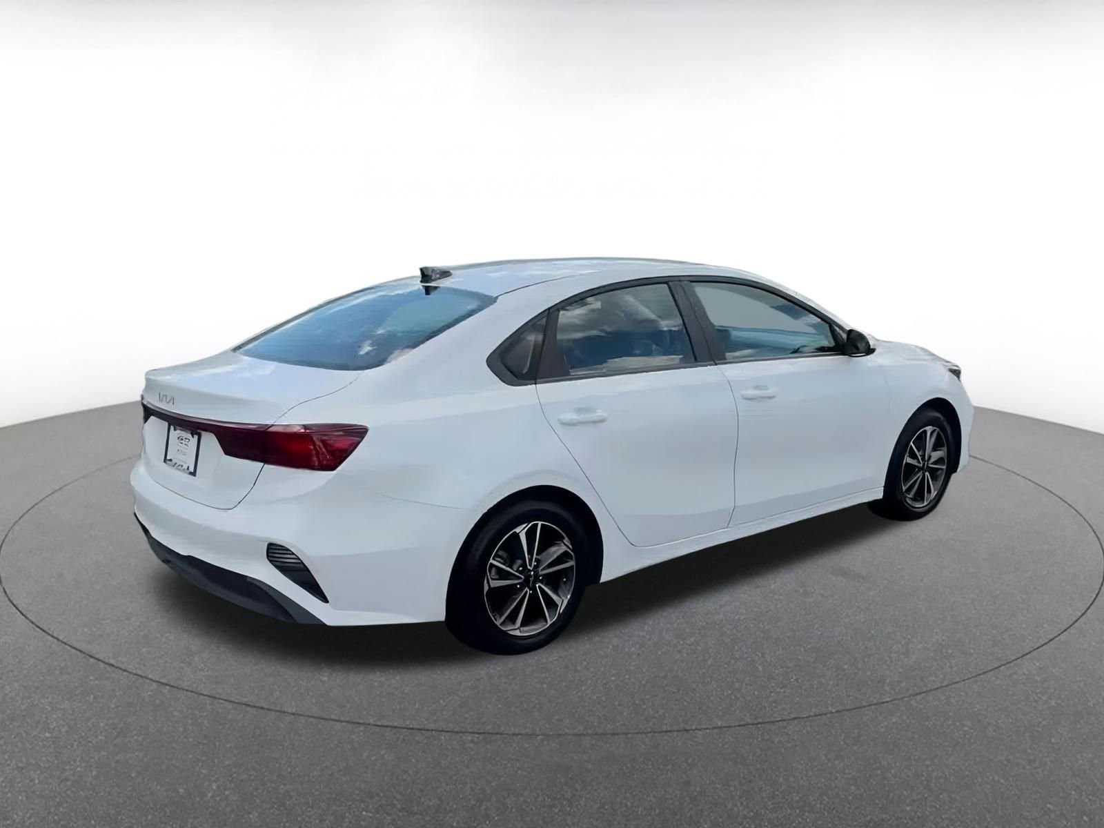 Thumbnail: 2024 Kia Forte - 13