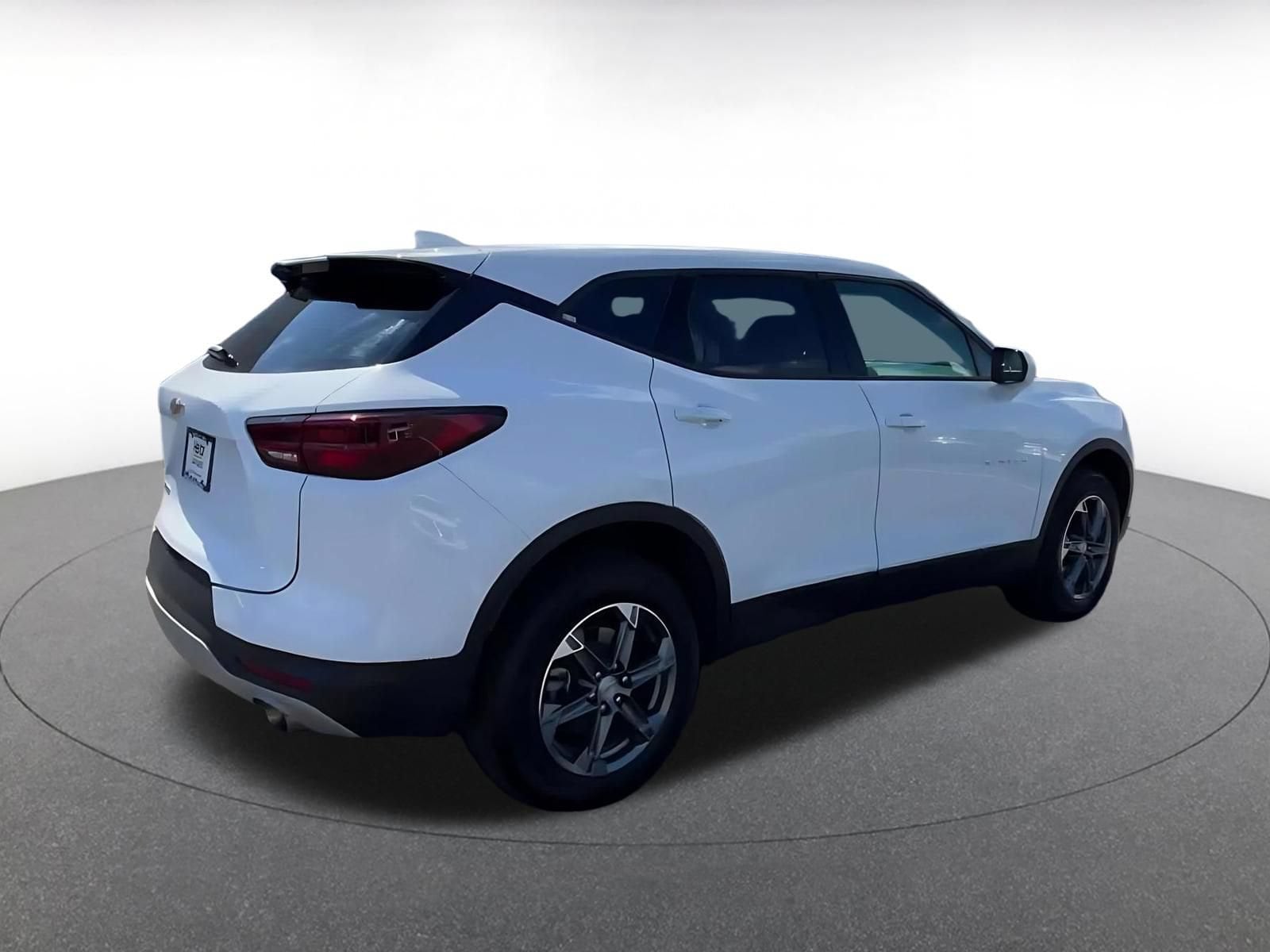 Thumbnail: 2026 Chevrolet Blazer - 15