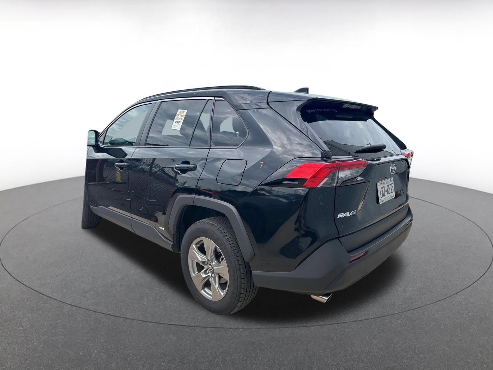 Thumbnail: 2025 Toyota RAV4 - 8