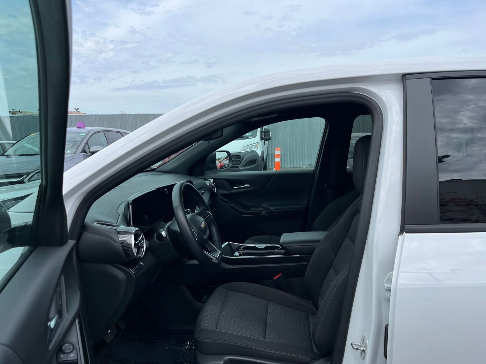 Thumbnail: 2025 Chevrolet Equinox - 27