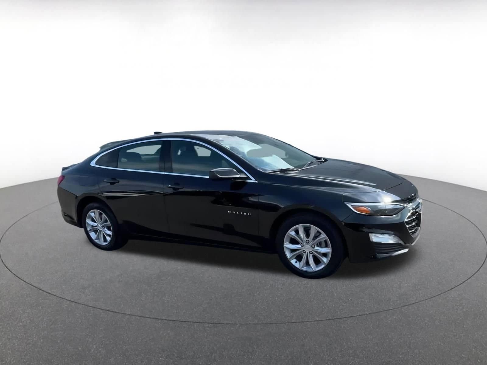 Thumbnail: 2024 Chevrolet Malibu - 2