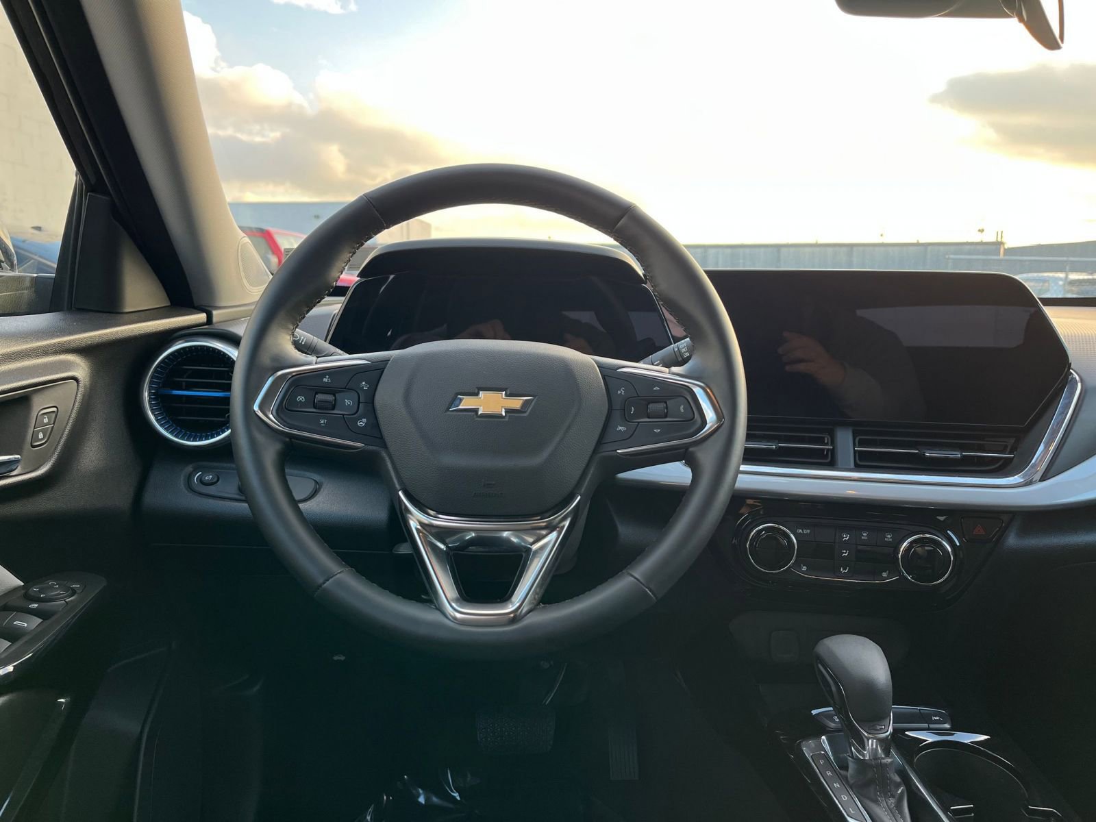 Thumbnail: 2025 Chevrolet Trax - 27