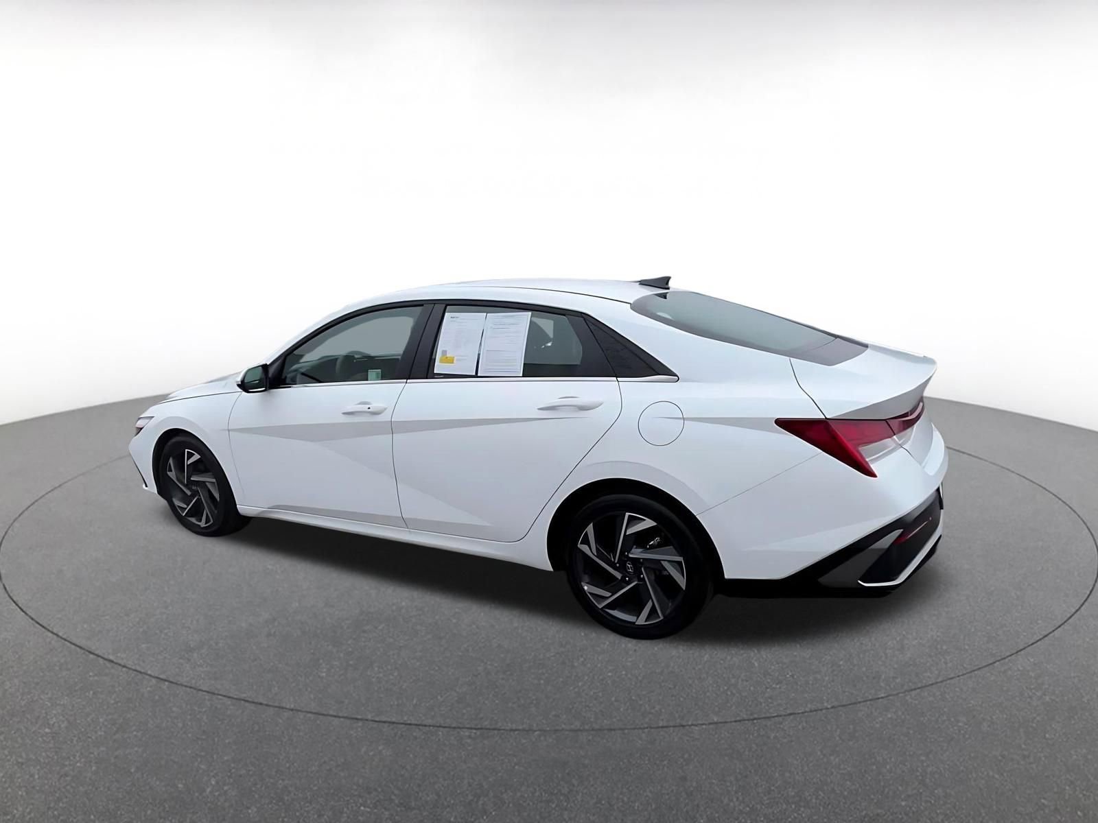 Thumbnail: 2025 Hyundai Elantra - 10