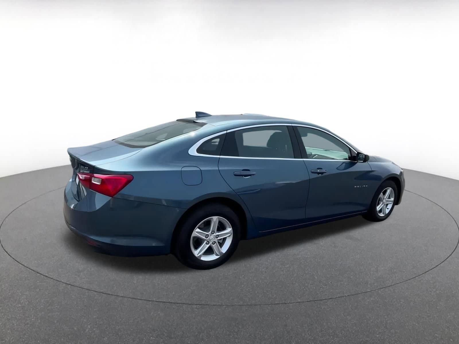 Thumbnail: 2024 Chevrolet Malibu - 15