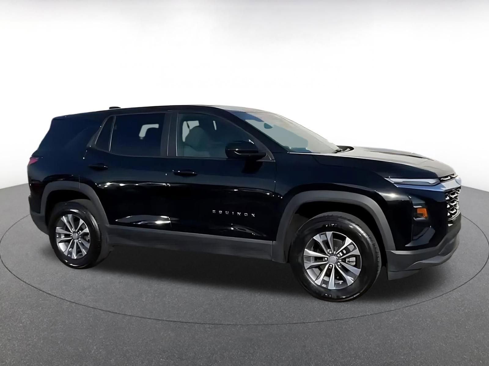 Thumbnail: 2025 Chevrolet Equinox - 16