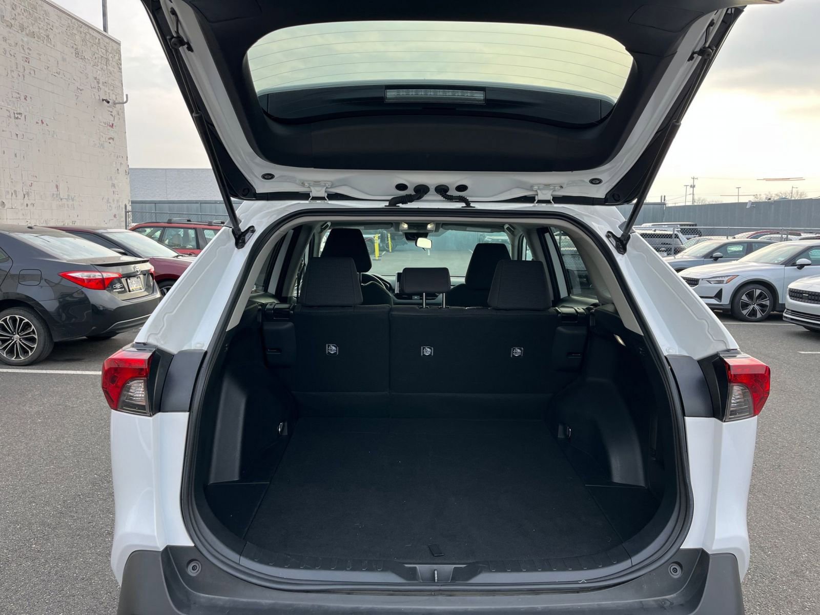 Thumbnail: 2025 Toyota RAV4 - 30