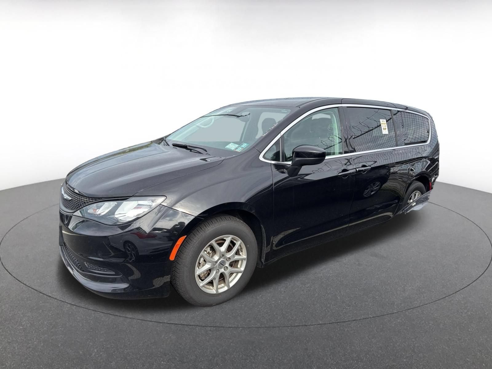 Thumbnail: 2024 Chrysler Voyager - 6