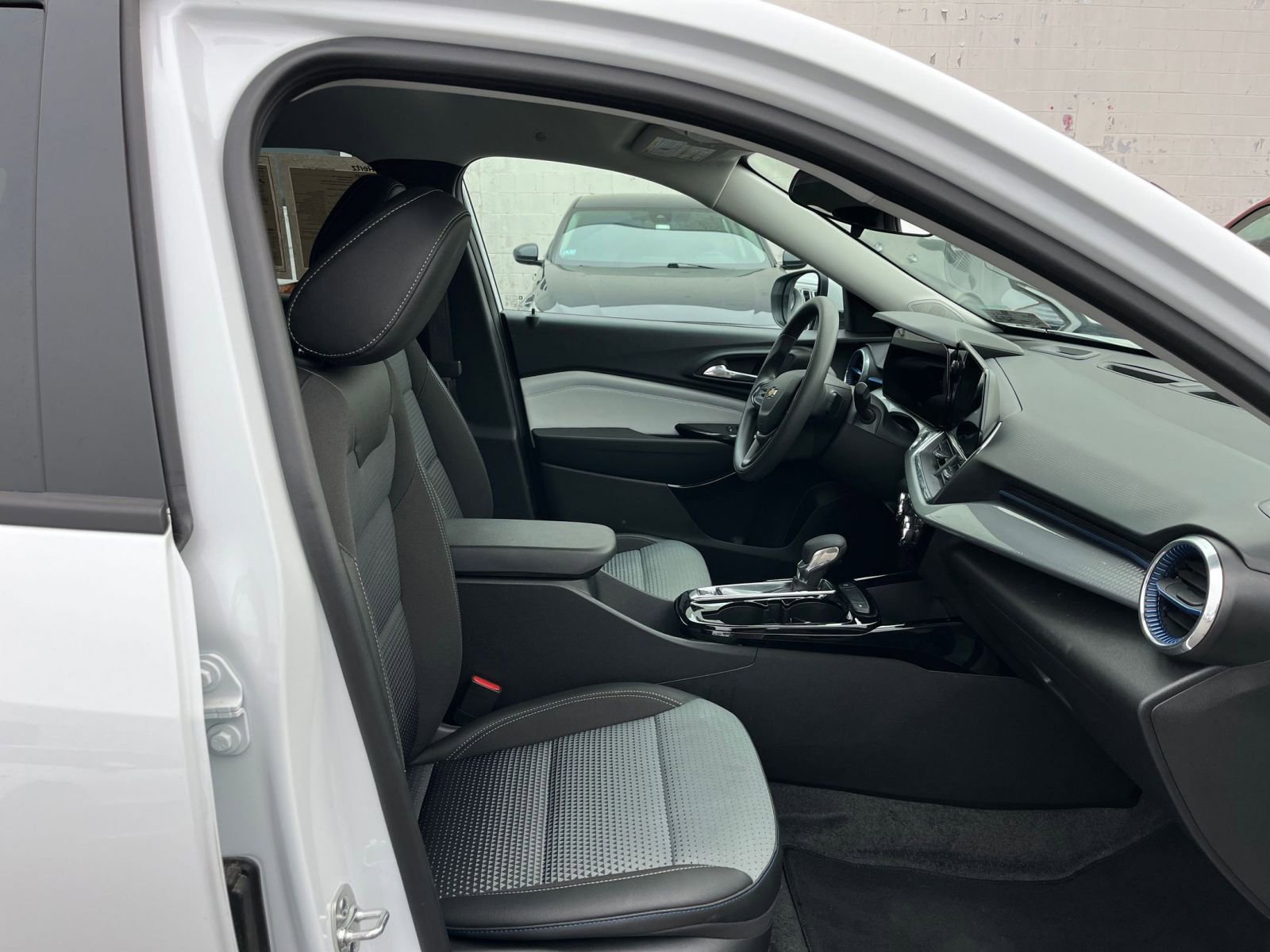 Thumbnail: 2025 Chevrolet Trax - 26