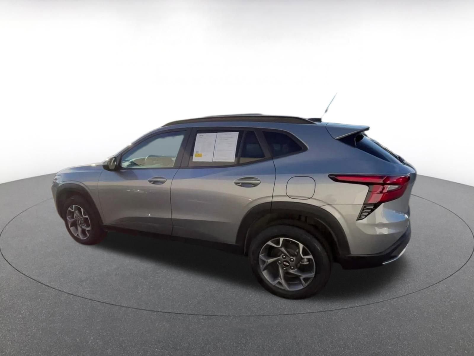 Thumbnail: 2025 Chevrolet Trax - 10