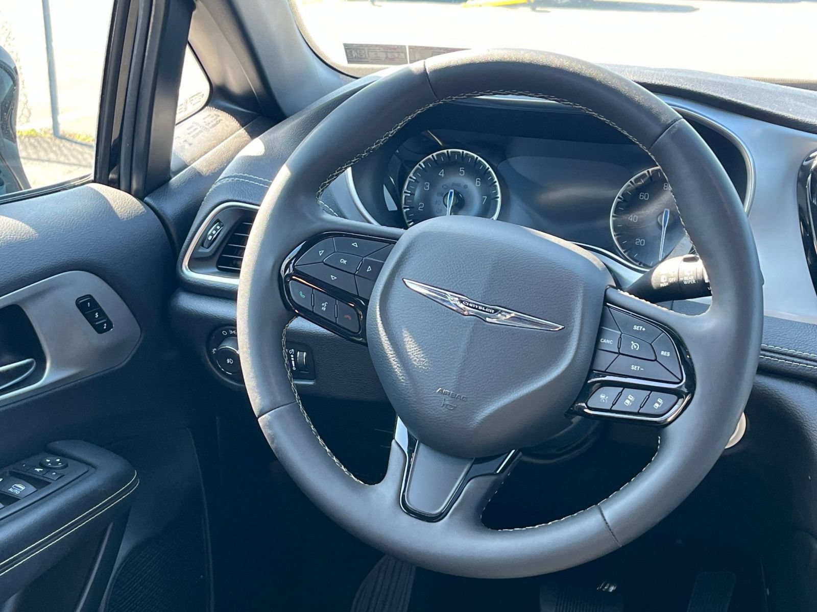 Thumbnail: 2025 Chrysler Pacifica - 29