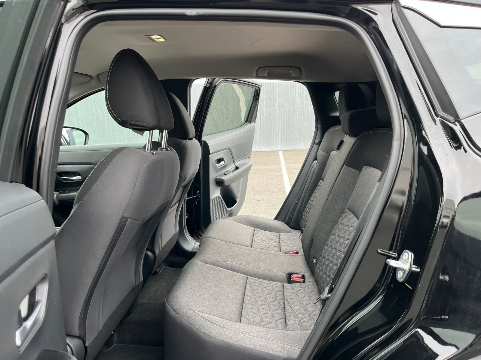 Thumbnail: 2025 Nissan Kicks - 23