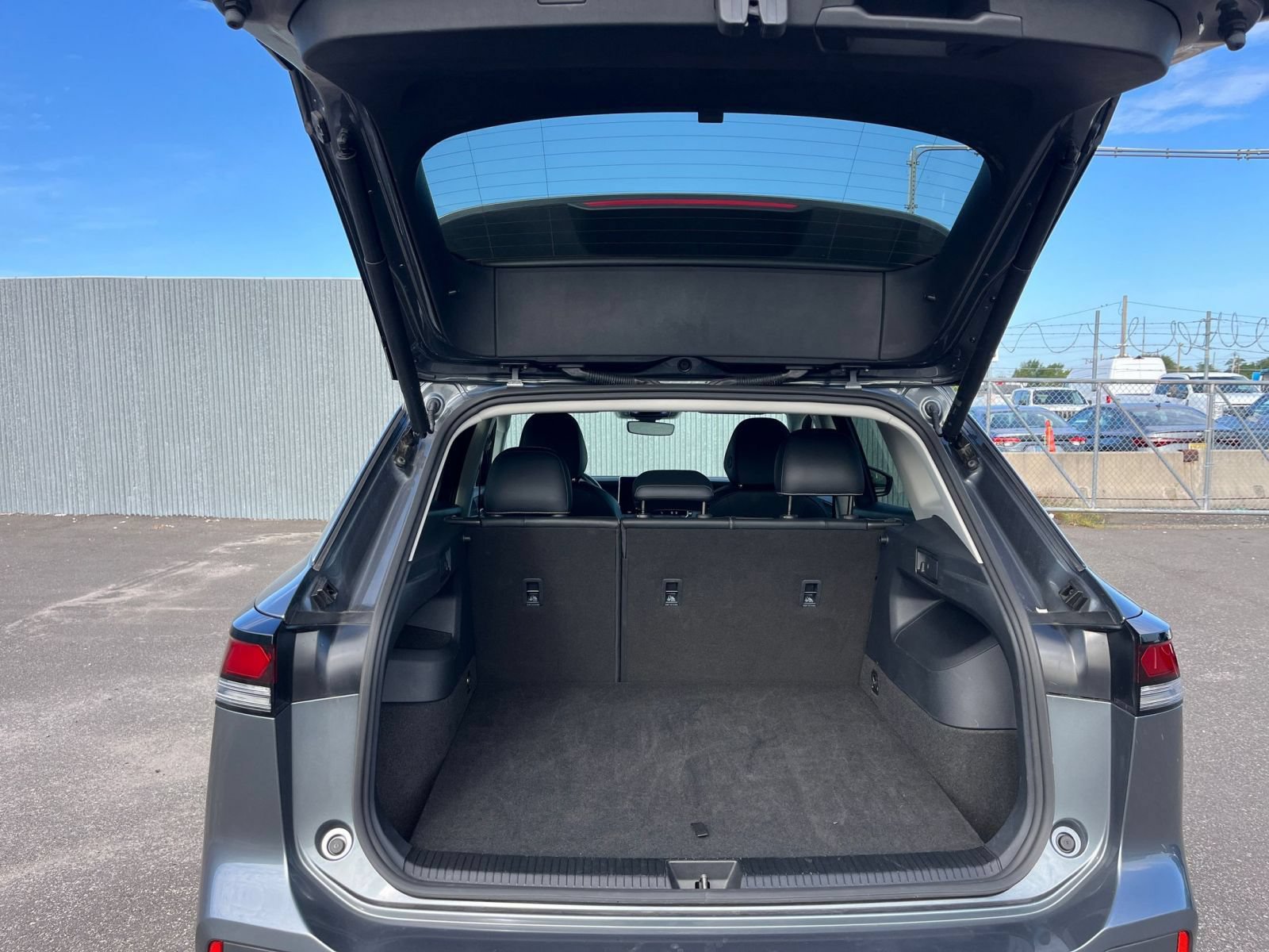 Thumbnail: 2026 Volkswagen Tiguan - 32