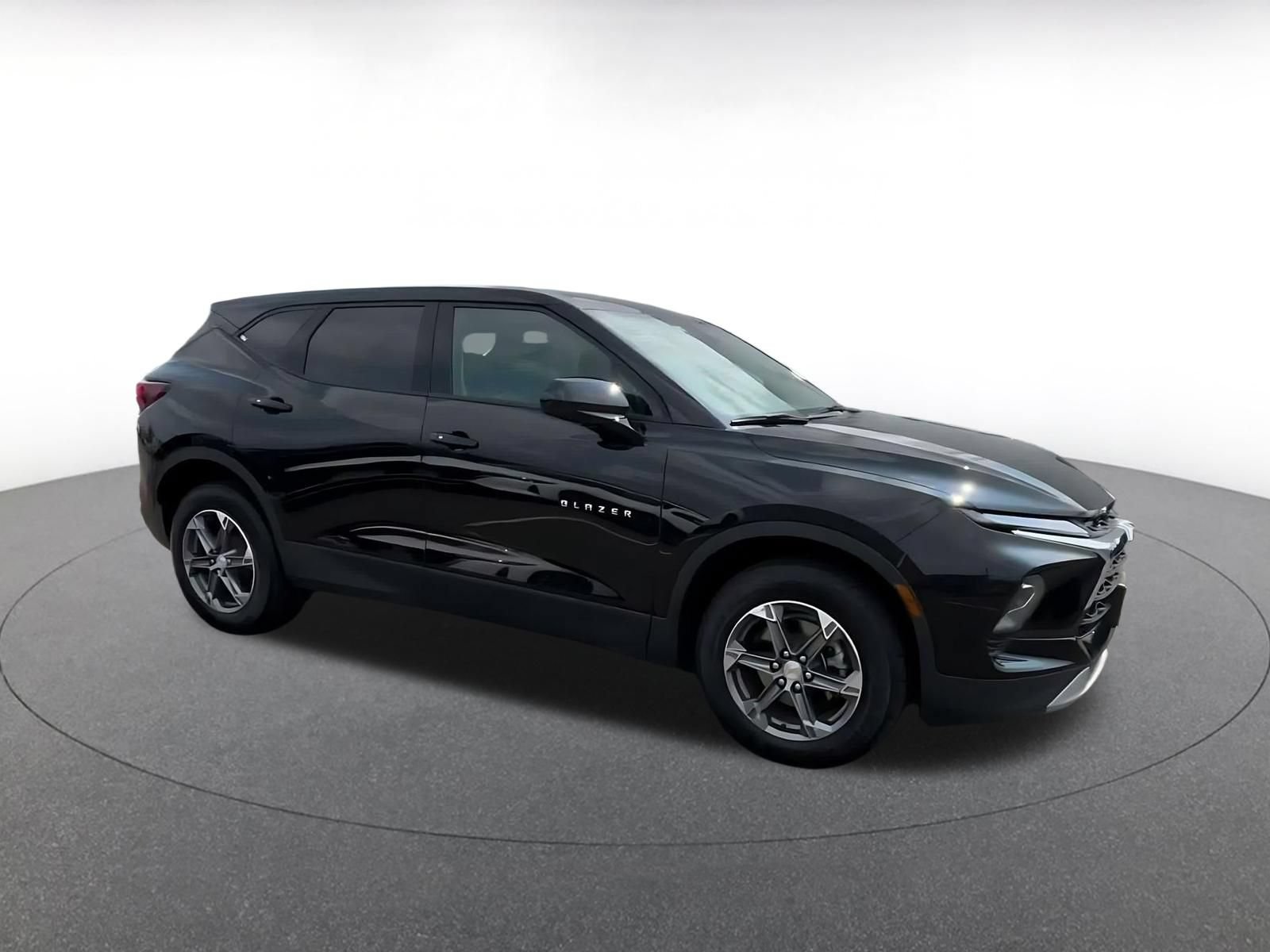 Thumbnail: 2025 Chevrolet Blazer - 2