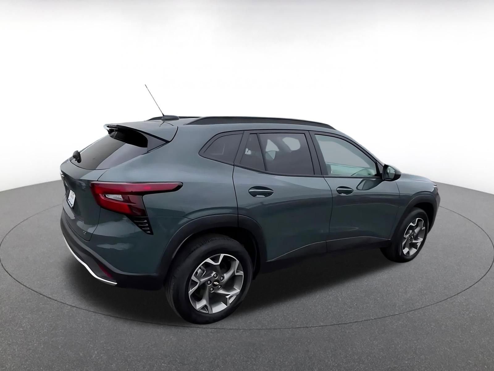 Thumbnail: 2025 Chevrolet Trax - 15