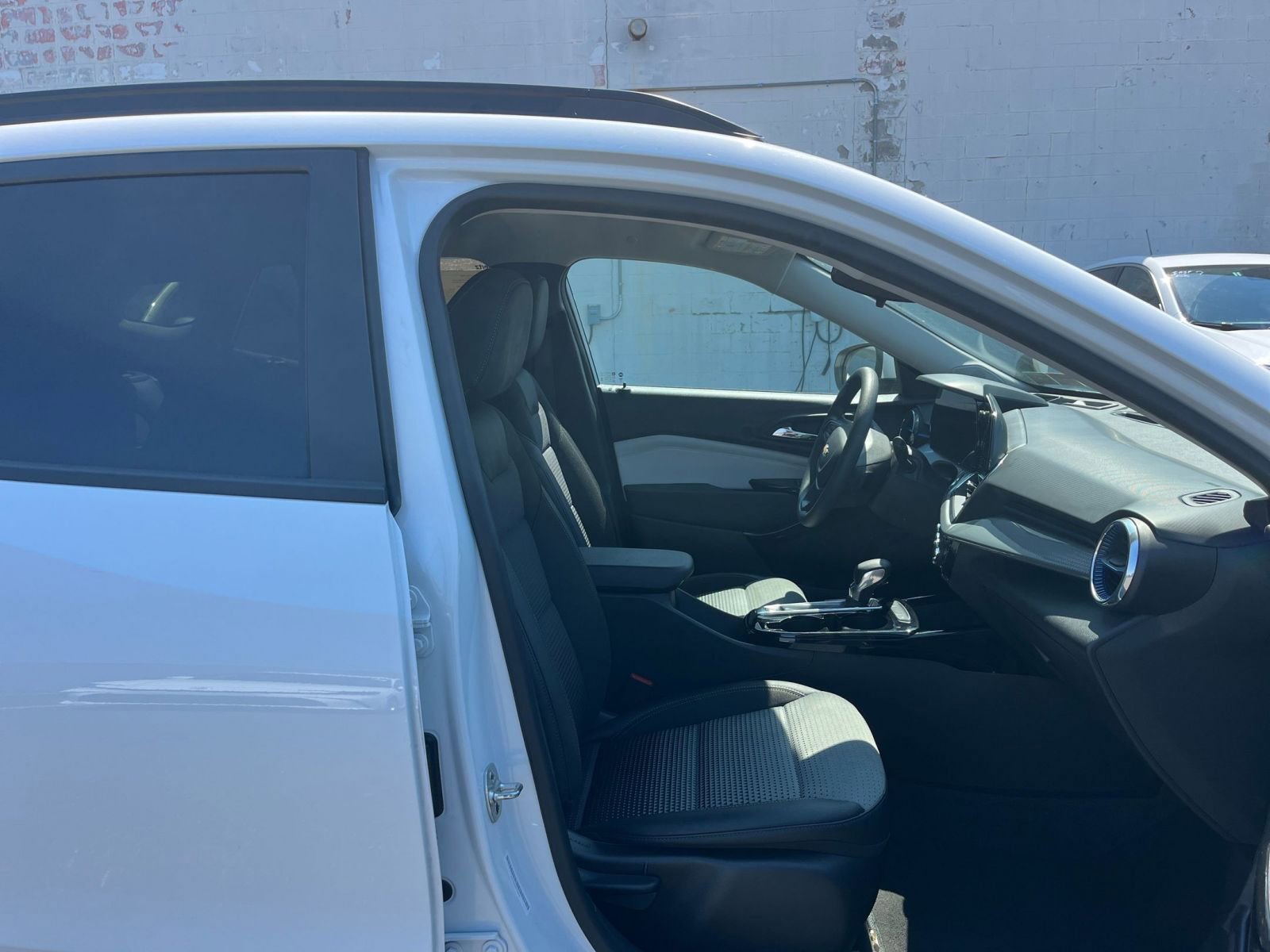 Thumbnail: 2025 Chevrolet Trax - 27