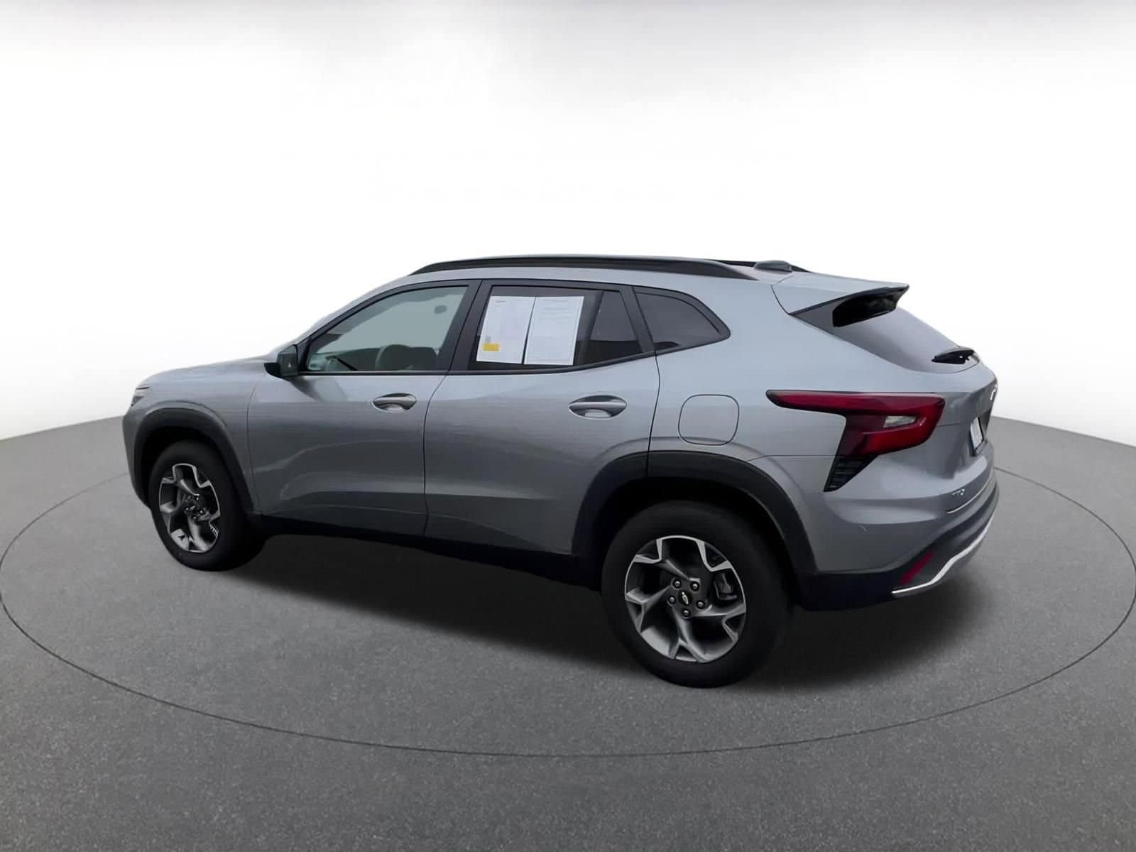 Thumbnail: 2025 Chevrolet Trax - 10