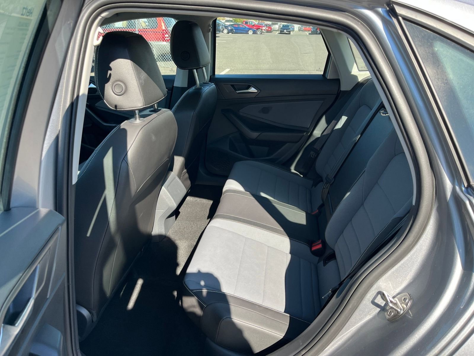 Thumbnail: 2025 Volkswagen Jetta - 25