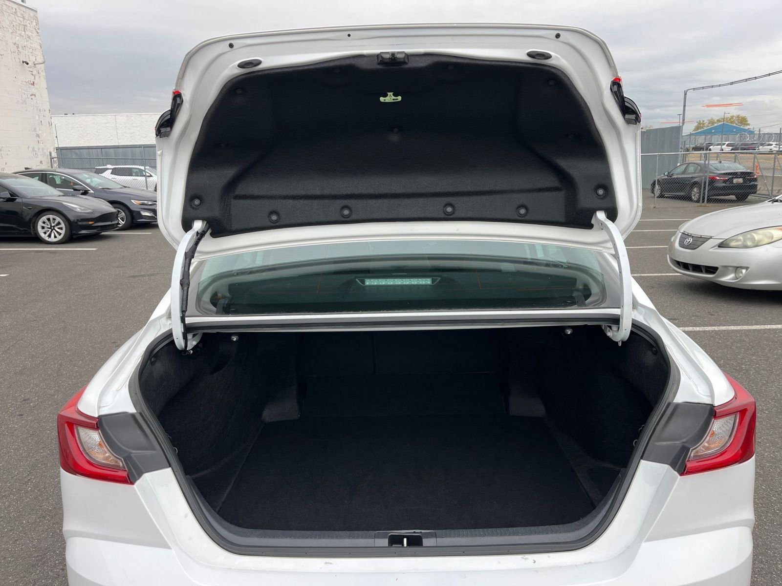 Thumbnail: 2025 Toyota Camry - 30