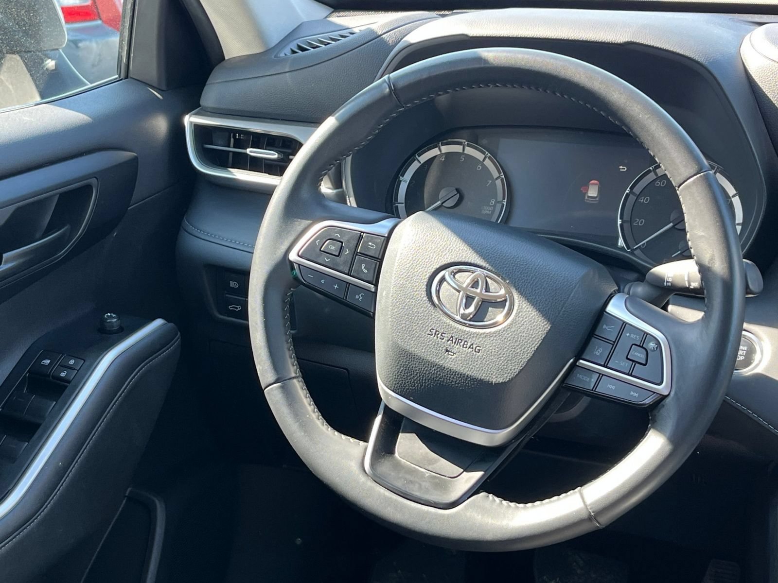 Thumbnail: 2025 Toyota Highlander - 24