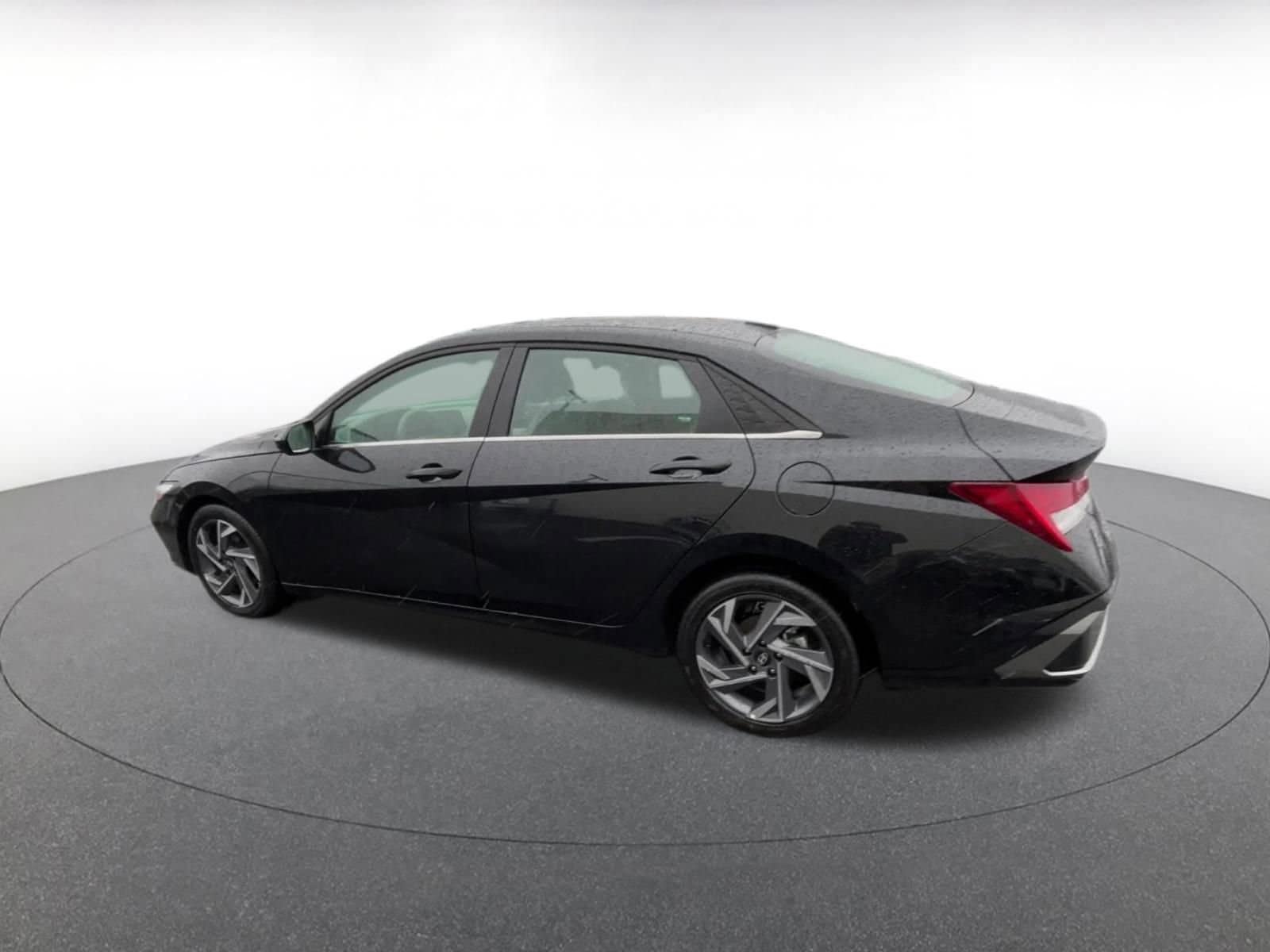 Thumbnail: 2025 Hyundai Elantra - 10